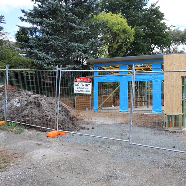 do you deliver and install temporary fencing and what's the cost for this in Watertown